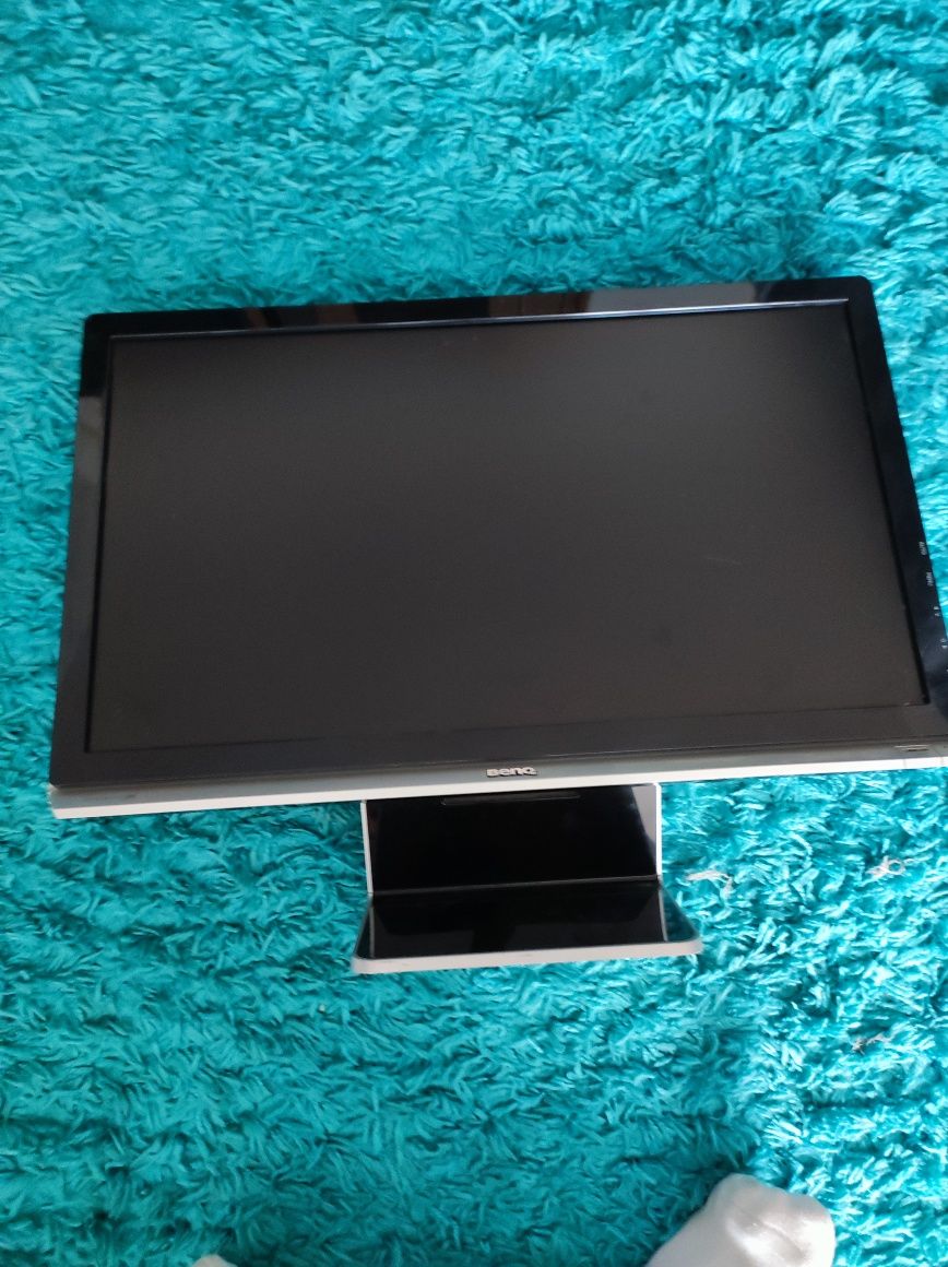 Monitor BenQ 21,5", ET-0019-NA, VGA si LCD Fujitsu Siemens 21"