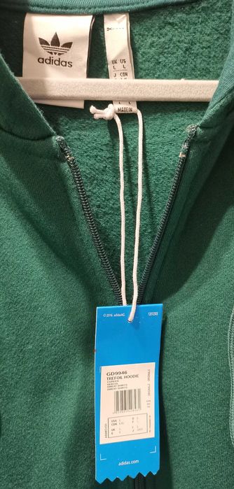 Hanorac verde Adidas cu eticheta