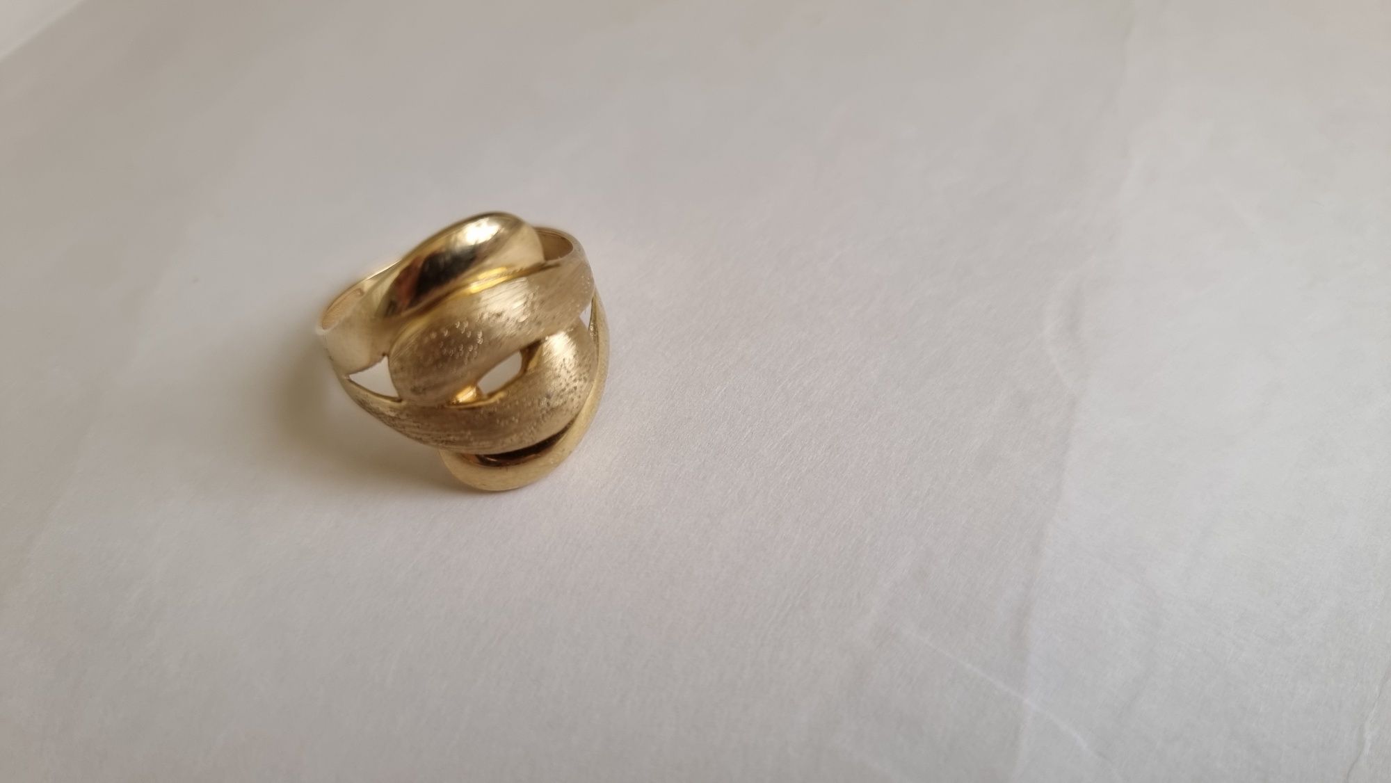 Кольцо лимонный золото 75000тг