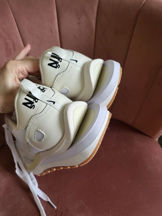 Nike Sacai adidasi barbati nr 42