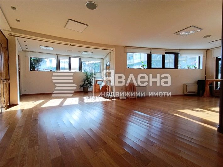 Продава се Многостаен апартамент в Варна, Бриз - 177 кв.м за 2232 €/кв.м - Снимка #4