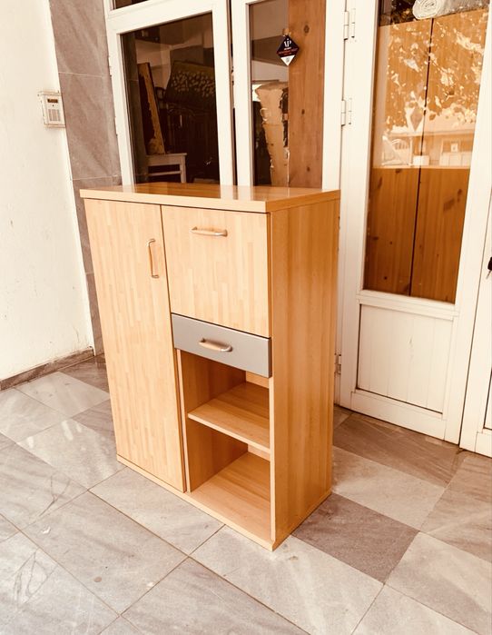 Ретро дървен шкаф от 90-те в отлично състояние