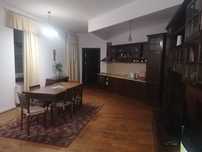 Inchiriez apartament cu 2 cam Str Sinaia