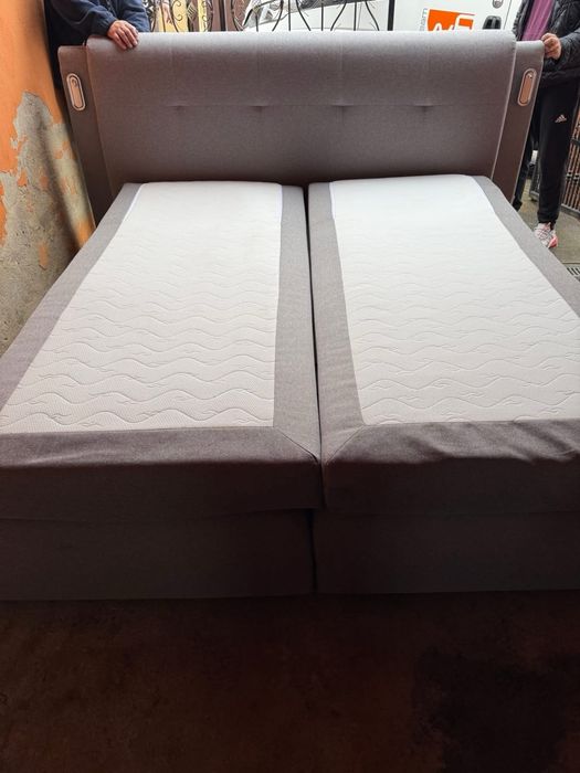 Vand 2 Paturi si un coltar