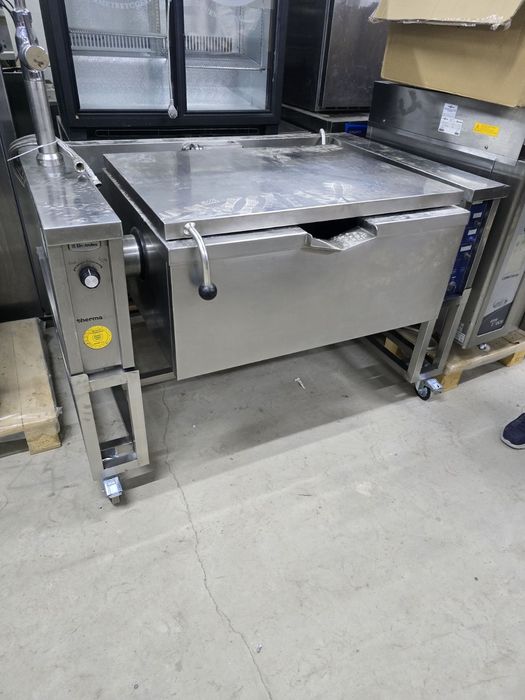 Обръщатълен тиган ELECTROLUX