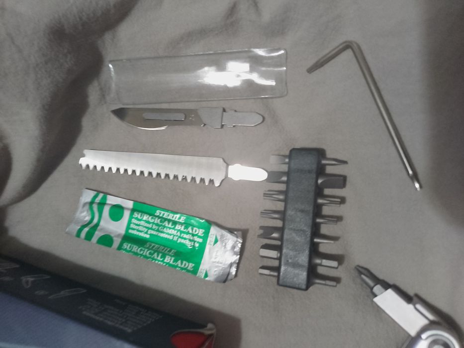 Multitools for Man, Multi Tool Foldable Pliers with Improved Scissors