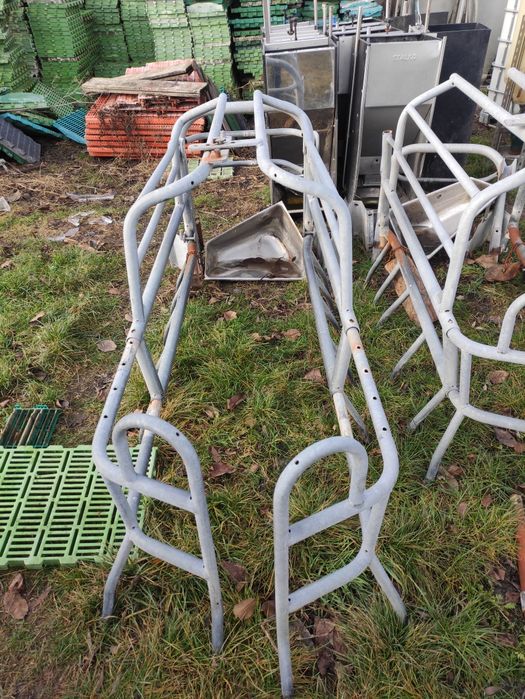 Hranitoare porci boxa fatare