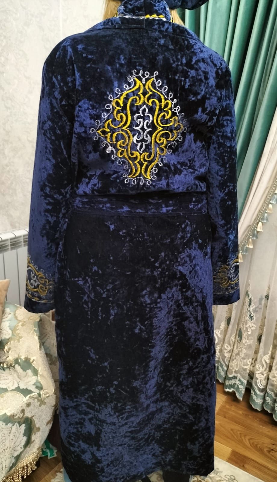 Казахская национальная одежда Шапан мужской