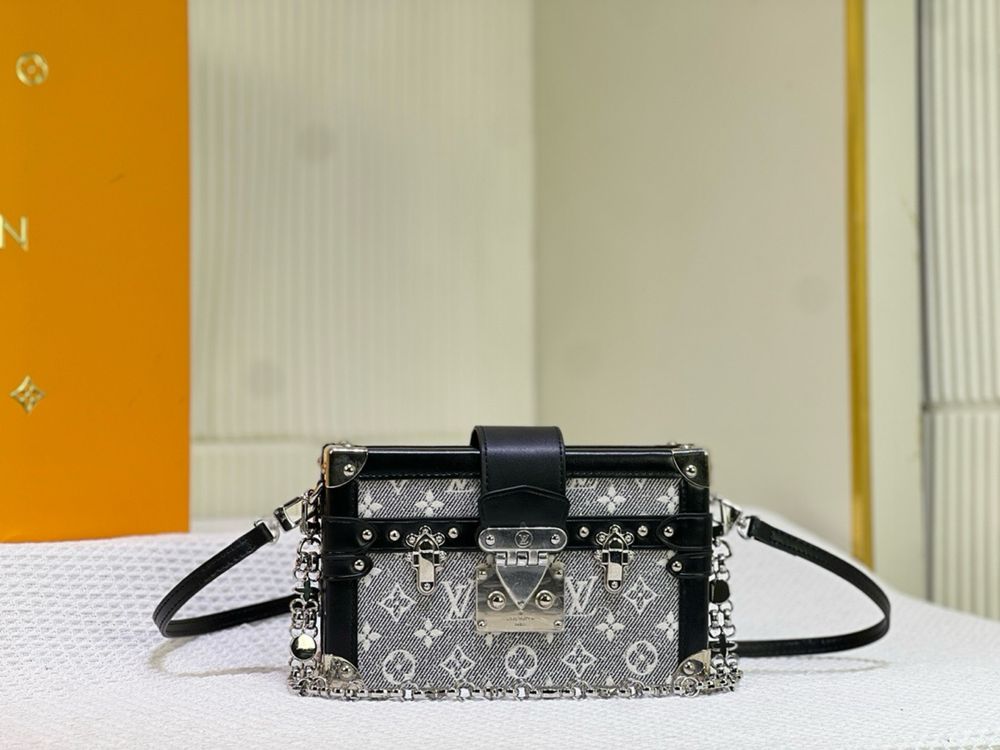 Louis Vuitton clutch LV дамски клъч чанта