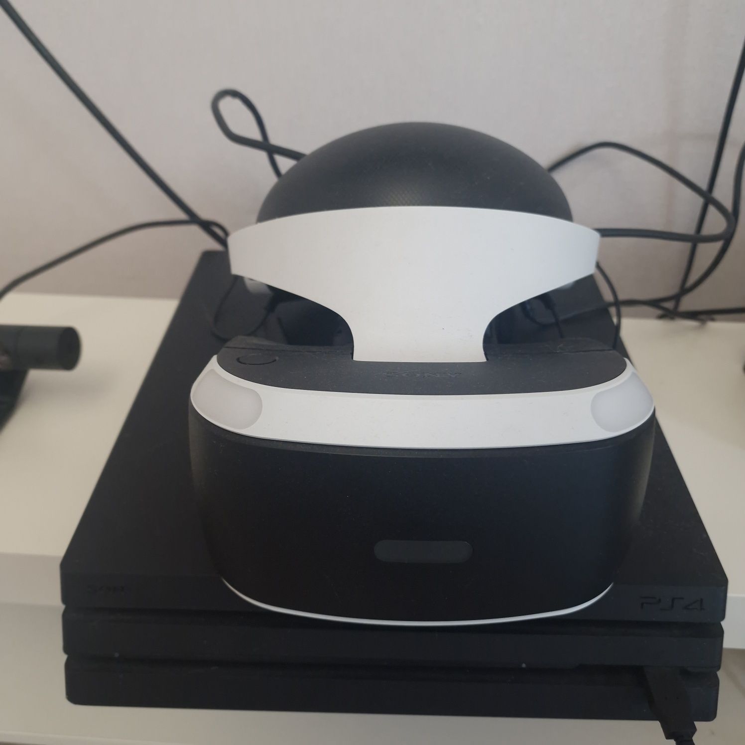 PS4 Pro на 1 терабайт + VR