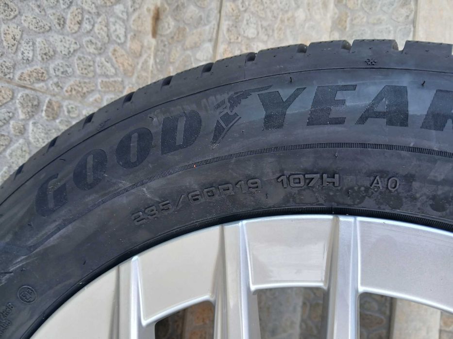 Джанти Lexus със зимни гуми