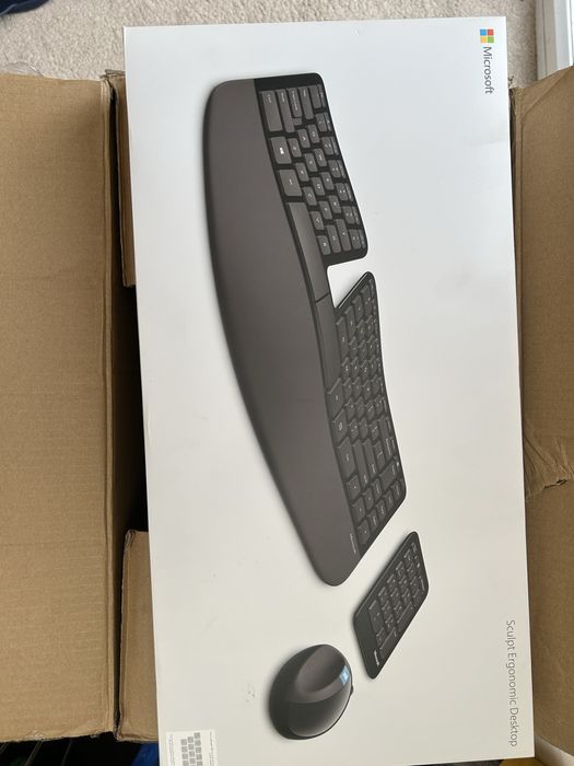 Set Tatatura si Mouse Microsoft Sculpt Ergonomic L5V-0001