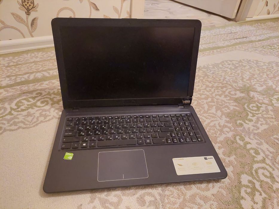 Ноутбук.Полностью в рабочем состоянии