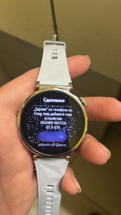 Часовник Huawei watch 5