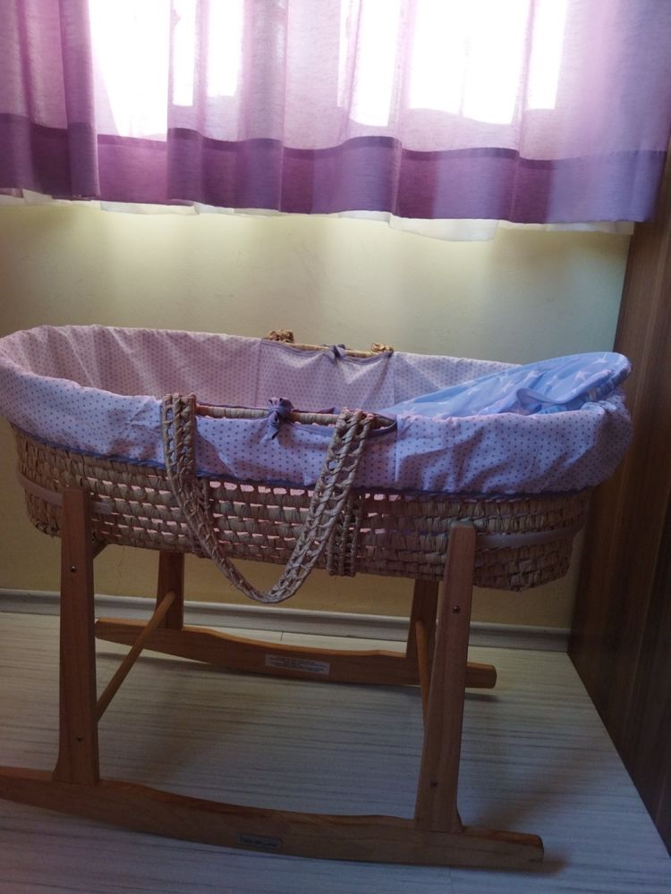 Плетен кош  за новородено бебе със стойка(люлка)