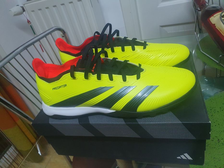 Ghete fotbal Adidas Predator League TF