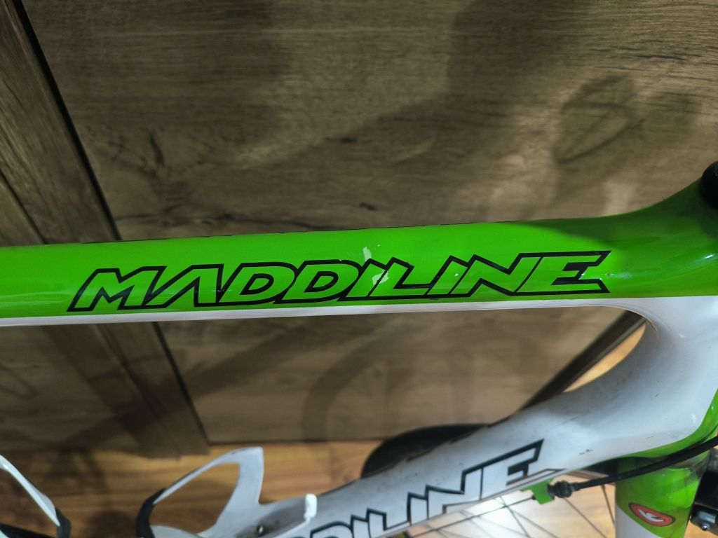 Cursieră Carbon 7.85 kg MADDILINE