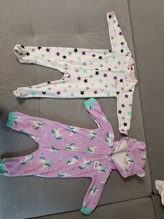 Продам детские вещи,комбинезоны,шапка,конверт на выписку