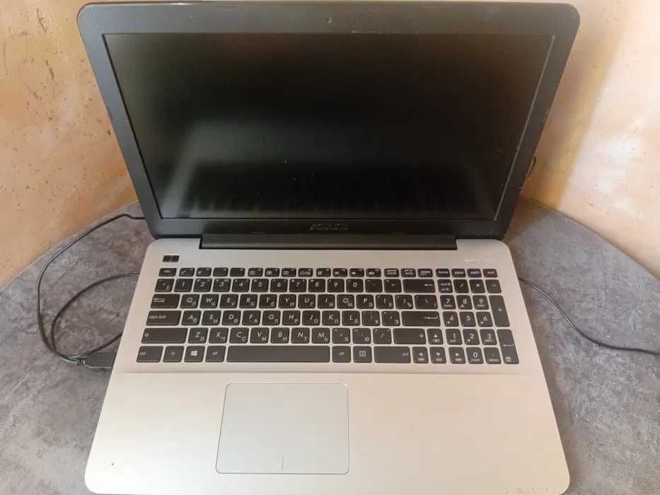 Продаю ноутбук ASUS в хорошем состоянии.