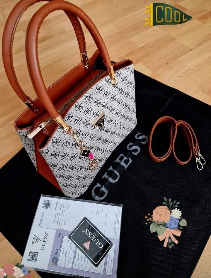 Geanta Guess new collection, logo metalic,curea detasabila, saculet