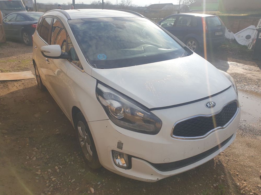 Kia Carens 1,7CRDI na 4asti/на части