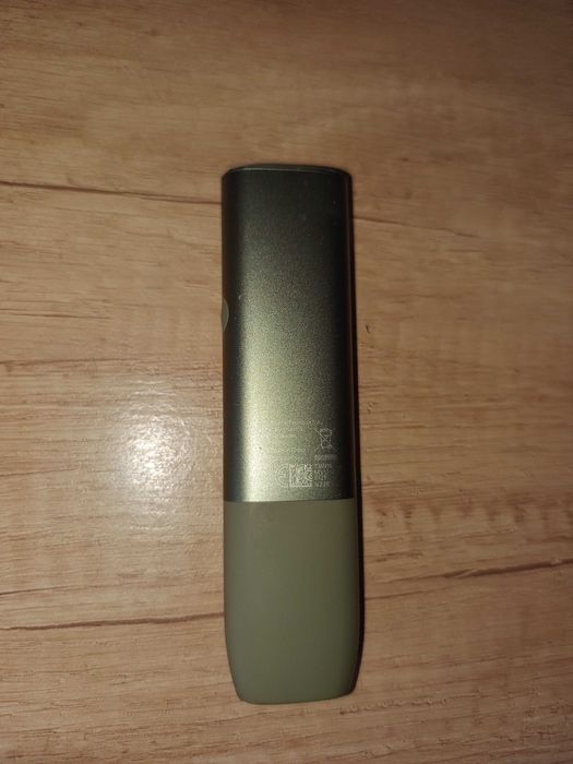 Vând urgent dispozitiv Iqos Iluma One si/sau Iqos Iluma One Holder