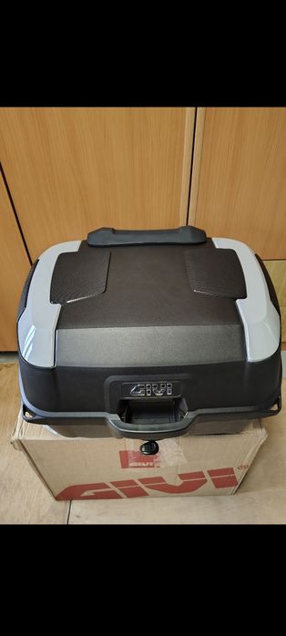 Cutie moto topcase top case moto  adventure Givi 45+ monolock