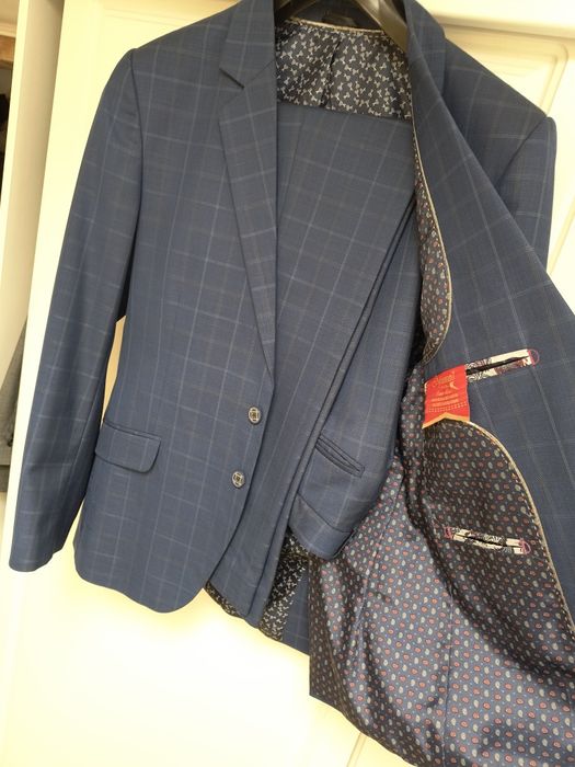 Costum elegant barbati