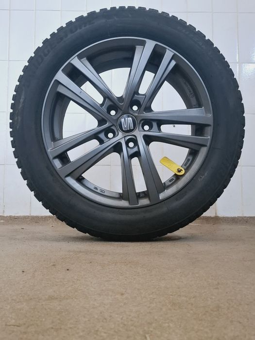 Set 4 jante originale Seat cu anvelope iarna 215 55 17 5x112