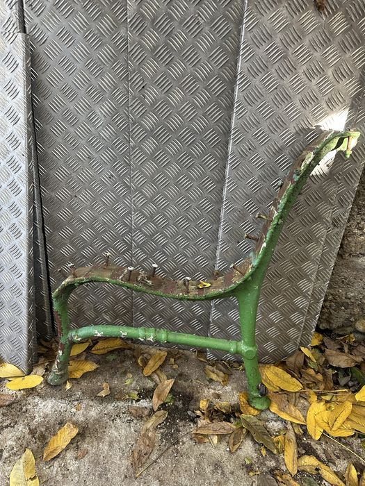Крака за пейка чугунени