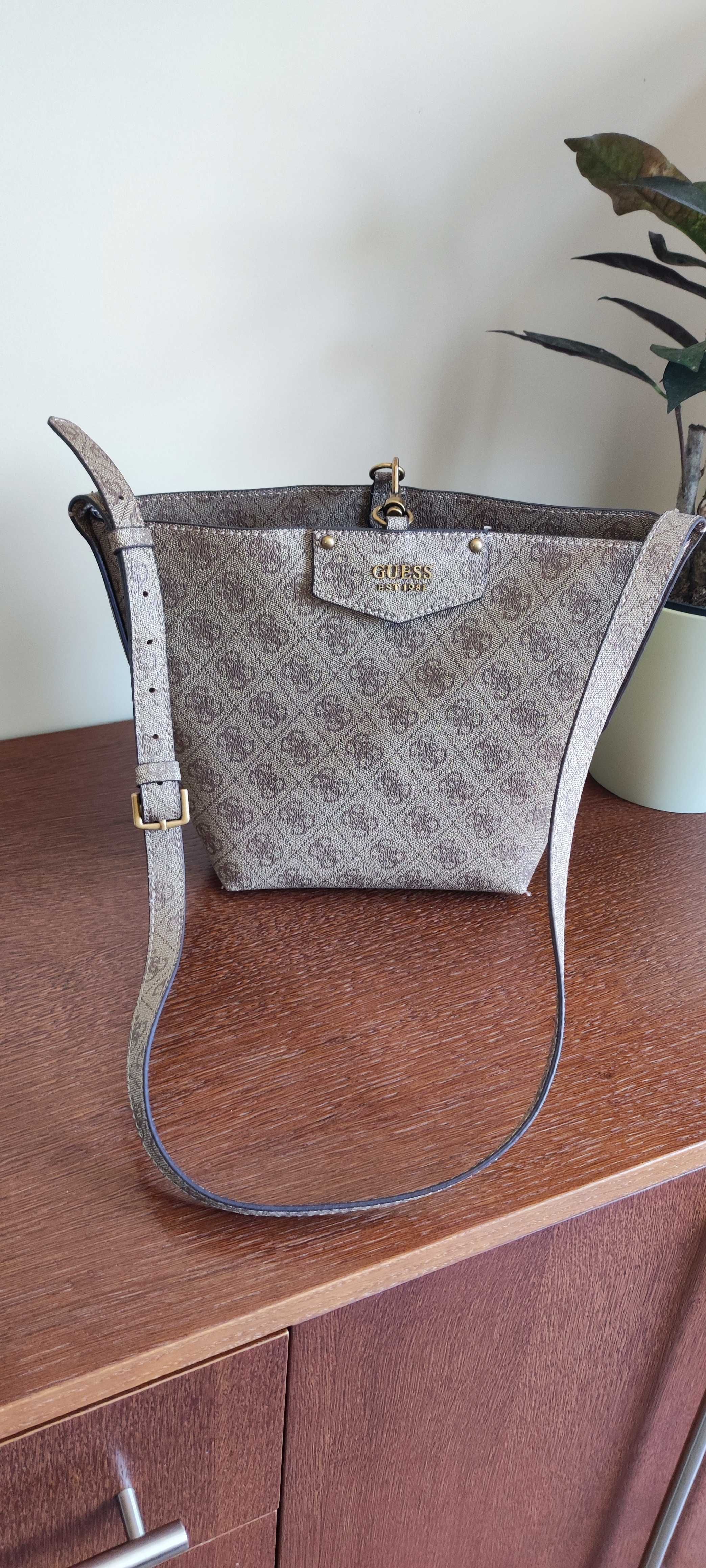 Нова оригинална чанта Guess