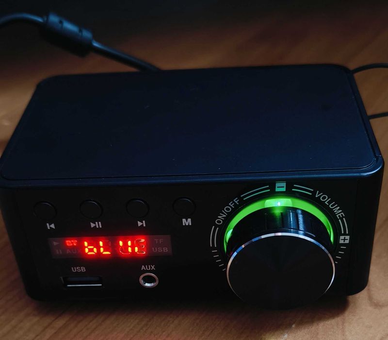 Amplificator audio cu Adaptor de alimentare, Zggzerg