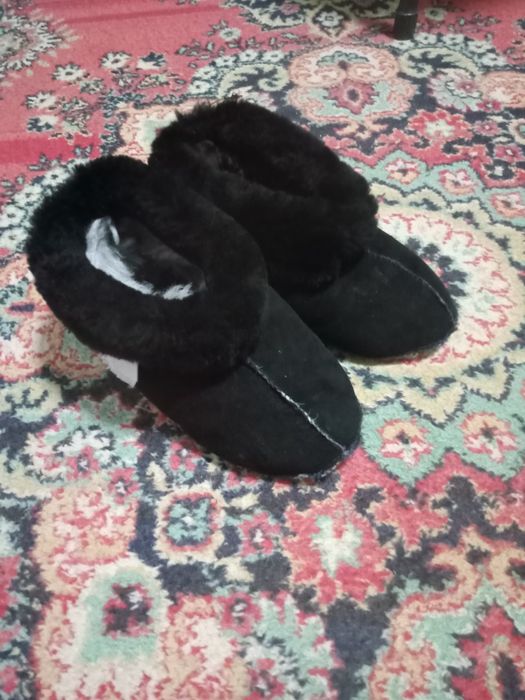 Теплые тапки для дома из овчины,размер 35,по стельке 24 см,цена 3000 т