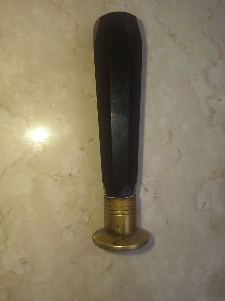 Colectie vintage -Sigiliu vechi .bromz initiale B K