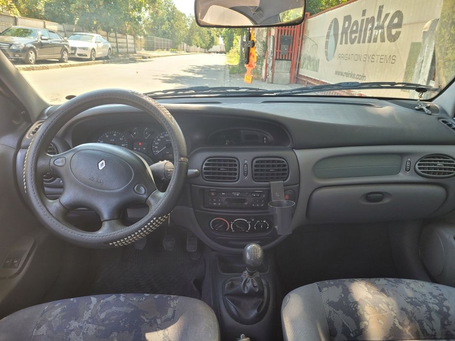 Renault megane 1 din 2001
