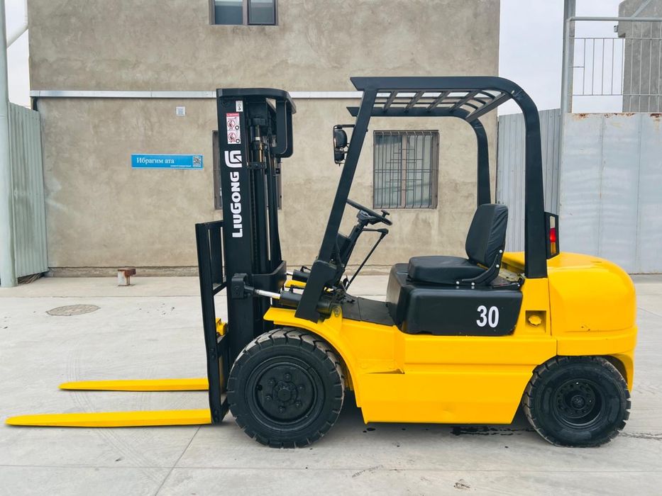 Вилочный погрузчик кара автокара