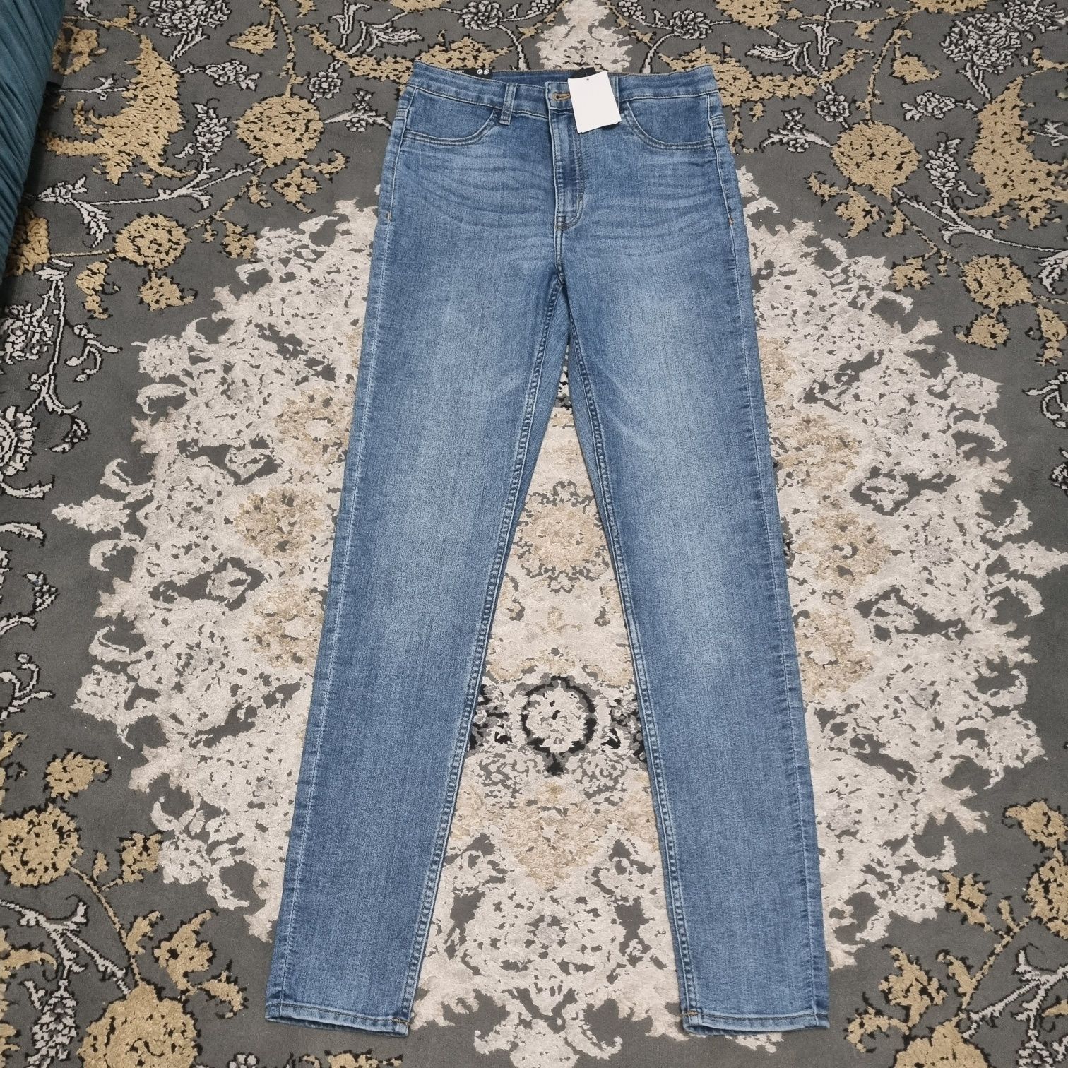Новые джинсы H&M разных видов