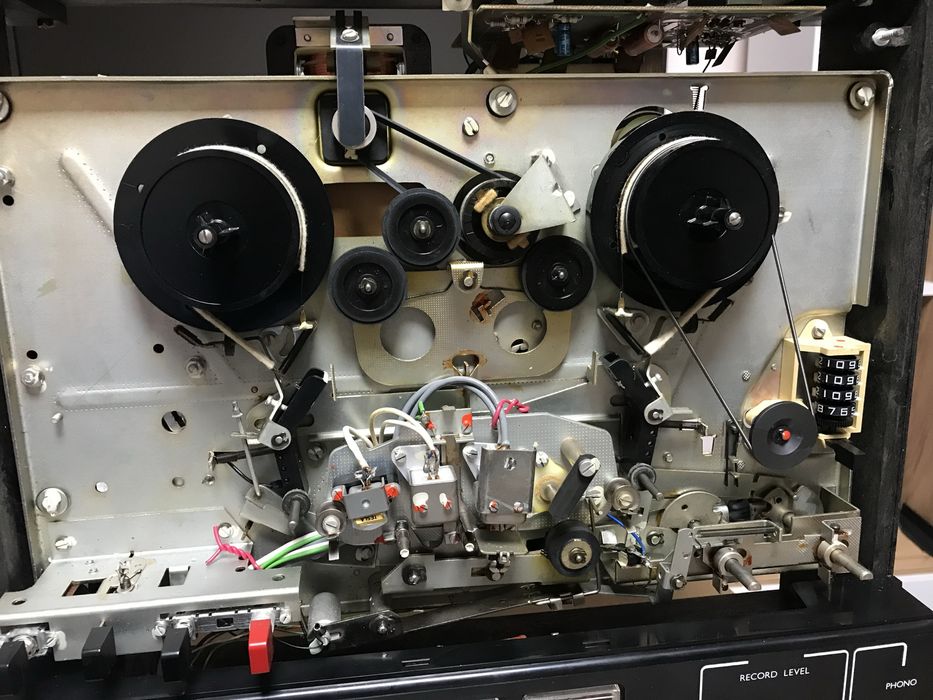 Magnetofon Tesla B115 in stare foarte buna cu ambalaj original