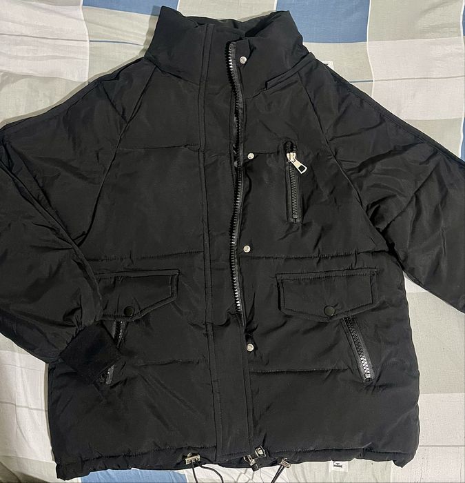 Куртка черная новая, теплая и стильная