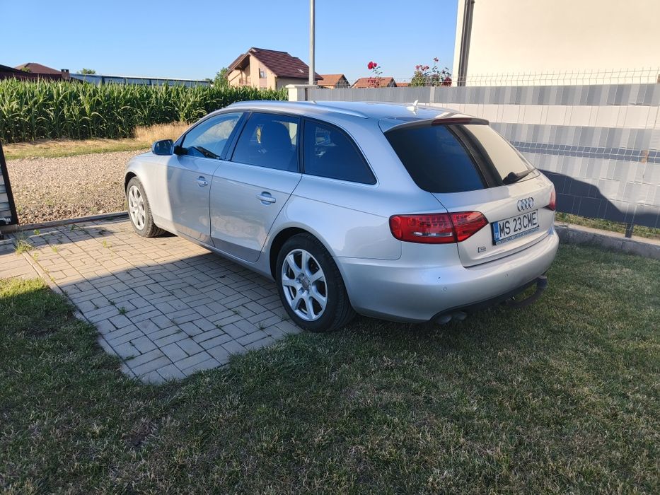 Vând Audi A4 2012