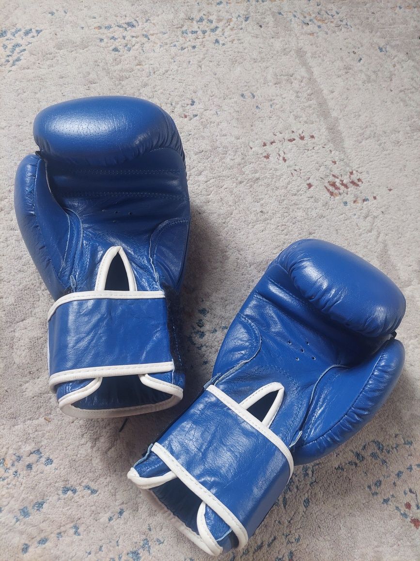 Продам боксёрские перчатки