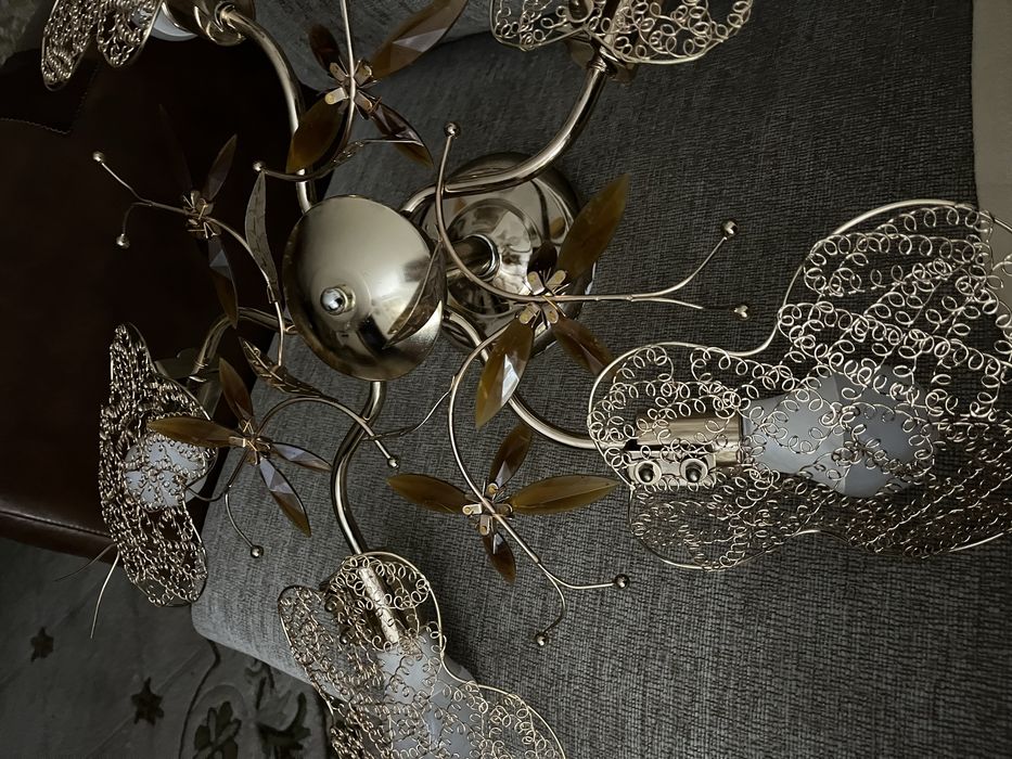 Продам люстру 5 рожков