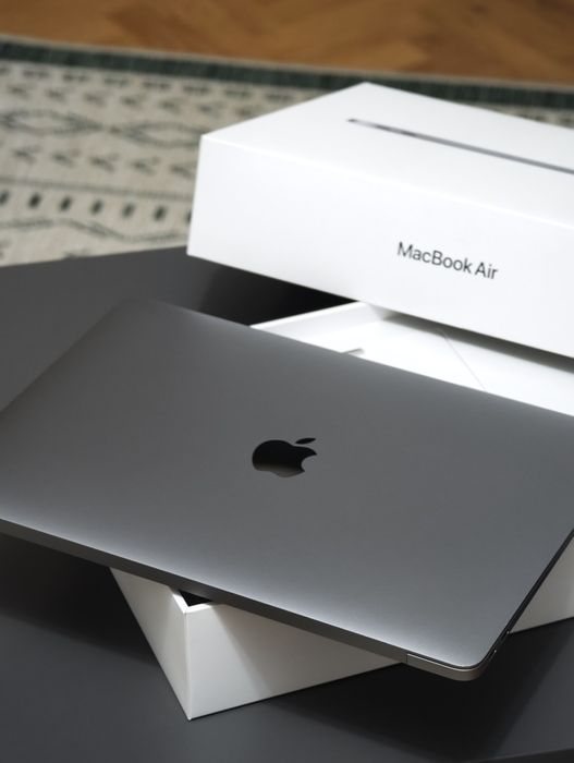 MacBook Air 13" 2020 i3