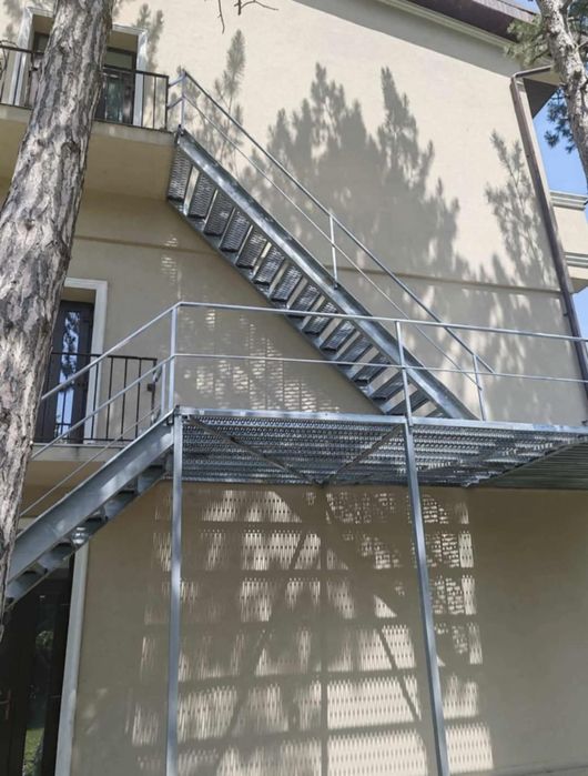 Scara modernă exterior