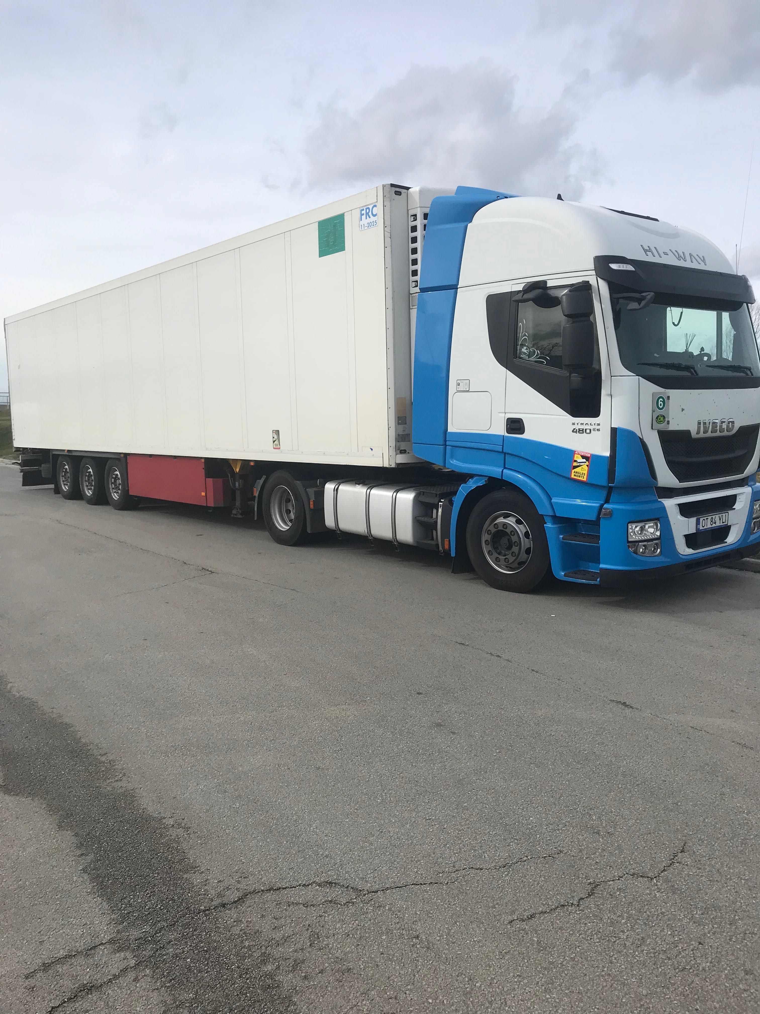 Vând ansamblu Iveco stralis,semiremorca frig sl200