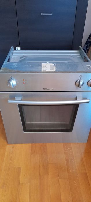 Фурна за вграждане ELECTROLUX- EOB-3711X