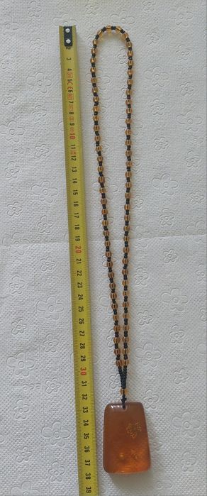 Колиета от Балтийски Кехлибар дълж.64 см