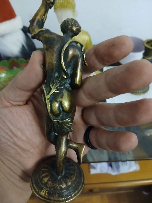 Стари предмети, статуетки, сребърни пръстени