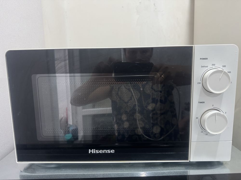 Продам микроволновую печь , фирма Hisense