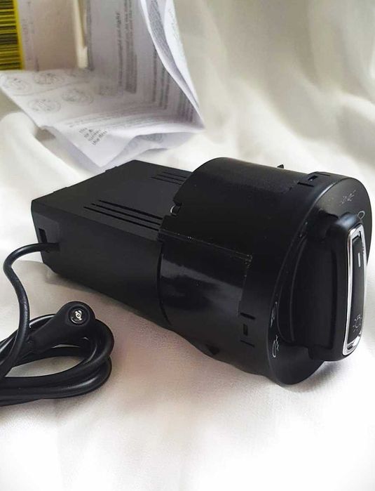 Volkswagen Bloc lumini cu senzor -Golf 4 - MK4 . OEM -3BD941531A